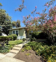 12747 Oxnard St, Unit 12747 in North Hollywood, CA - Building Photo