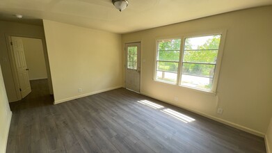 1428 E Ave E in Temple, TX - Foto de edificio - Building Photo