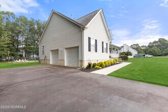 6 Kindling Way in Jackson Township, NJ - Building Photo - Building Photo