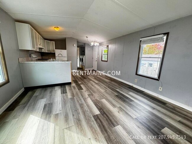 property at 2 Cloverleaf St