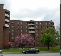 Brooks Landing in Brooklyn Park, MN - Foto de edificio - Building Photo