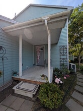 4185 Monroe Ave NE, Unit A in Salem, OR - Building Photo - Building Photo