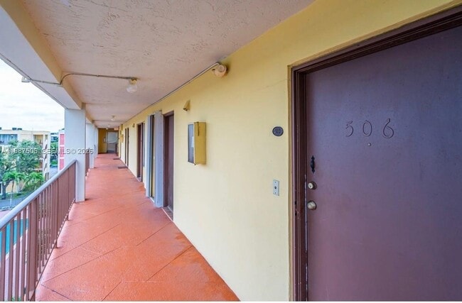 9240 Fontainebleau Blvd