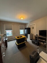 15 Lake St in Amesbury, MA - Building Photo - Building Photo