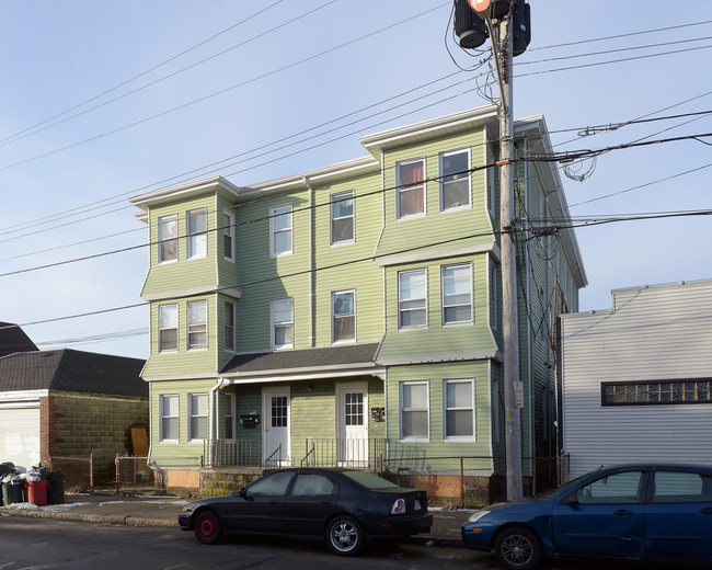 443 Bolton St in New Bedford, MA - Foto de edificio - Building Photo