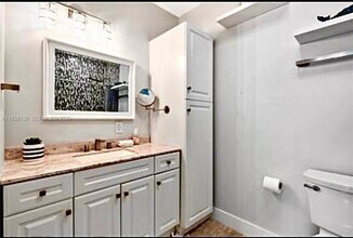 2233 SE 13th St in Pompano Beach, FL - Foto de edificio - Building Photo