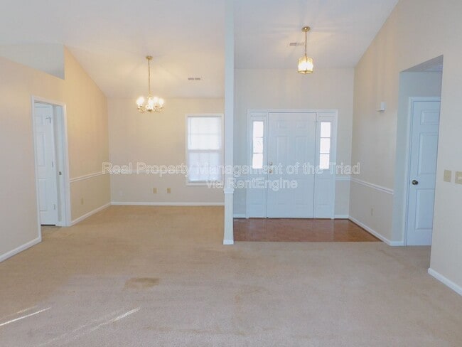 600 Pecan Ridge Cir in Kernersville, NC - Building Photo - Building Photo