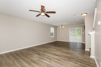 8138 Fisher Bend Dr in Indianapolis, IN - Building Photo - Building Photo