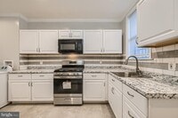 2502 W Baltimore St photo'