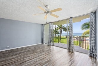 87-561-561 Farrington Hwy in Waianae, HI - Building Photo - Building Photo