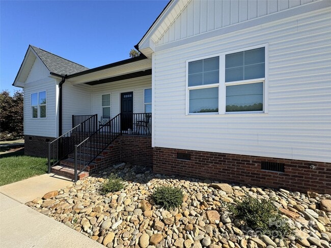 1371 Legion Club Rd in Salisbury, NC - Building Photo - Building Photo