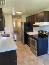 143 Burns Cir in Barrie, ON - Building Photo - Building Photo