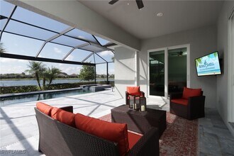15122 Blue Bay Cir in Ft. Myers, FL - Building Photo - Building Photo