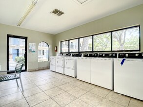5399 W Irlo Bronson Memorial Hwy in Kissimmee, FL - Building Photo - Building Photo