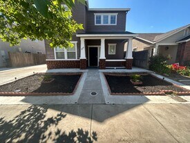 3293 Dewar Ln in Turlock, CA - Building Photo