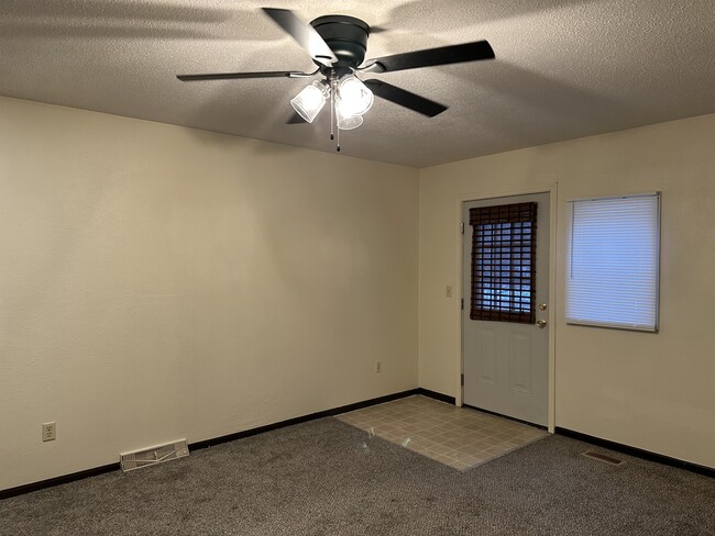 1121 Brooke Park Dr in Toledo, OH - Building Photo - Building Photo