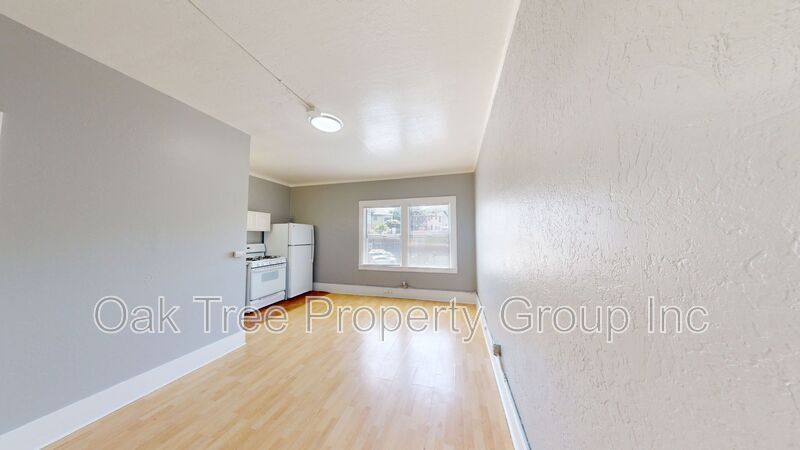 134 E 16th St in Oakland, CA - Building Photo