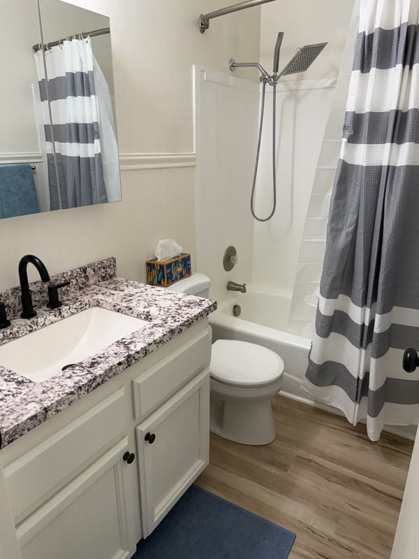 81 W 300 N in North Salt Lake, UT - Foto de edificio - Building Photo