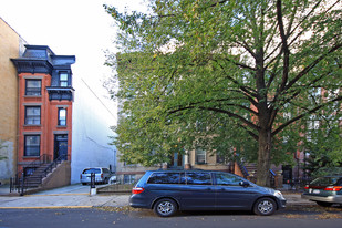 352 11th St Apartments