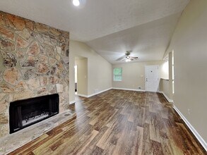 2800 Alexandria Dr SW in Atlanta, GA - Foto de edificio - Building Photo