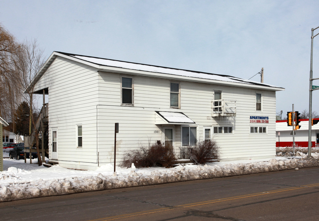 1301 S Broadway St in Menomonie, WI - Building Photo