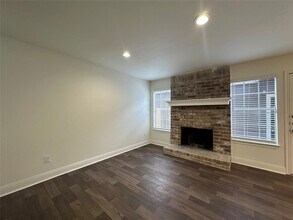 8003 Woodway Dr in Houston, TX - Building Photo - Building Photo
