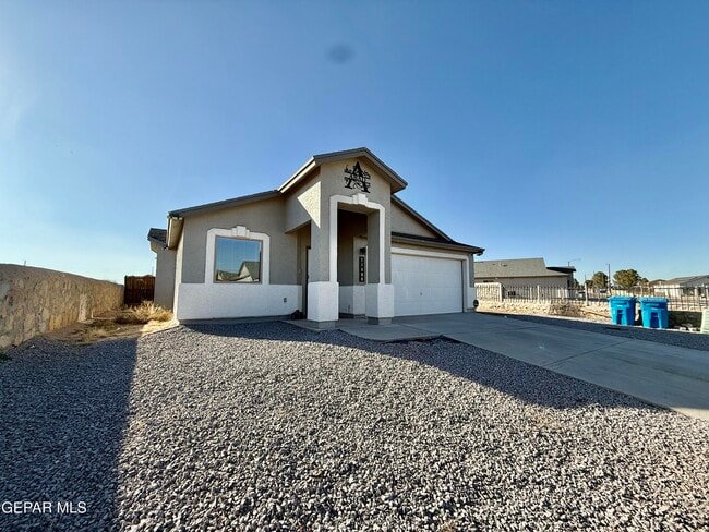 11860 Ernest Rd in Socorro, TX - Building Photo - Building Photo