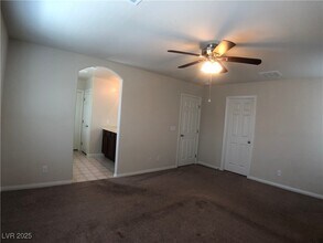 7045 Coventry Glenn Rd in Las Vegas, NV - Building Photo - Building Photo