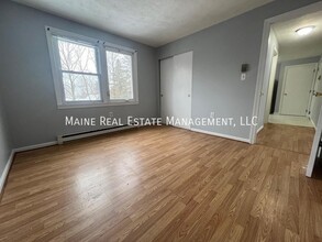 7 Gilchrest St in Thomaston, ME - Building Photo - Building Photo