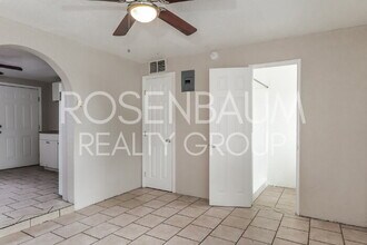 302 W Flores St in Tucson, AZ - Building Photo - Building Photo