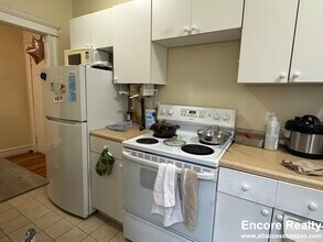 1637 Commonwealth Ave in Boston, MA - Building Photo - Building Photo