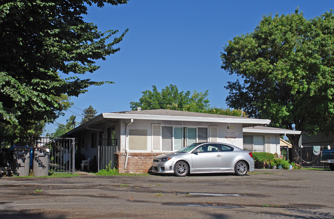 644 Maple St in West Sacramento, CA - Building Photo