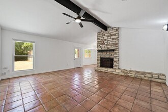 7310 Saffron St in Austin, TX - Building Photo - Building Photo