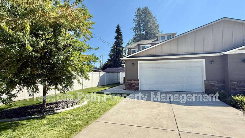 816 N 18th St in Coeur d'Alene, ID - Foto de edificio