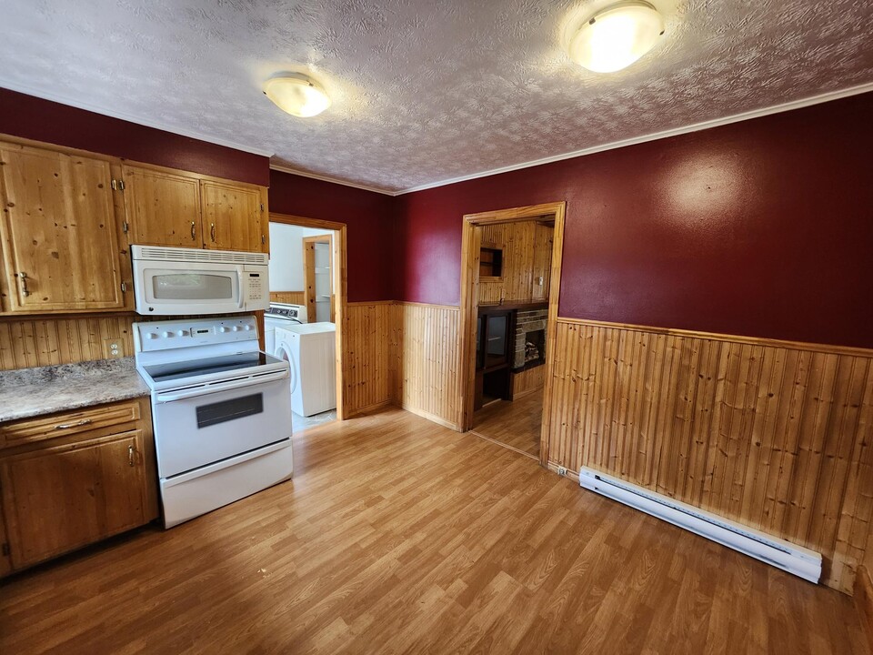 101 Red Head Rd in Saint John, NB - Building Photo