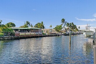 949 SE 10th Ct in Pompano Beach, FL - Building Photo - Building Photo