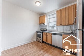 4521 N Harding Ave, Unit 1 in Chicago, IL - Foto de edificio - Building Photo