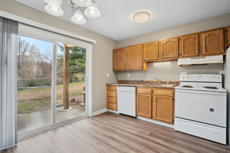 Penn Place Apartments in Dubuque, IA - Foto de edificio - Building Photo