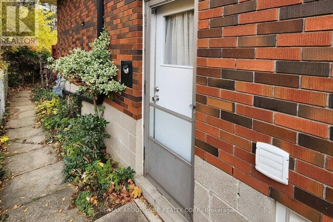 12 Ramsey Crescent in Hamilton, ON - Building Photo - Building Photo