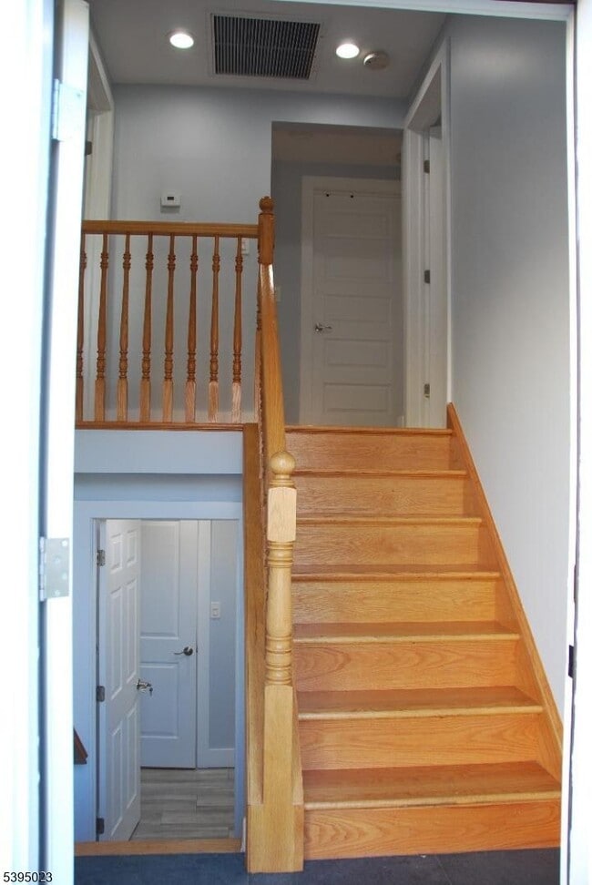 229 Monroe St in Rahway, NJ - Building Photo - Building Photo