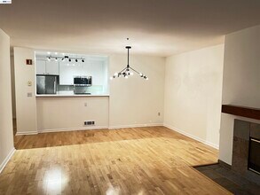 650 Chestnut St in San Francisco, CA - Building Photo - Building Photo