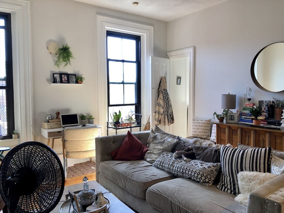 701 Massachusetts Ave, Unit 6 in Boston, MA - Building Photo