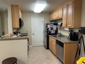 1505 Kirker Pass Rd, Unit 2 in Concord, CA - Building Photo - Building Photo