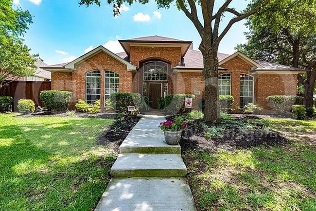 property at 10901 Hermitage Ln