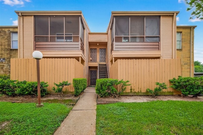 property at 10555 Turtlewood Ct