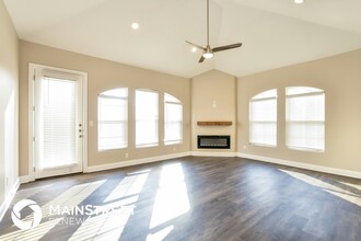 8811 Creek Run Rd in Fort Worth, TX - Building Photo - Building Photo