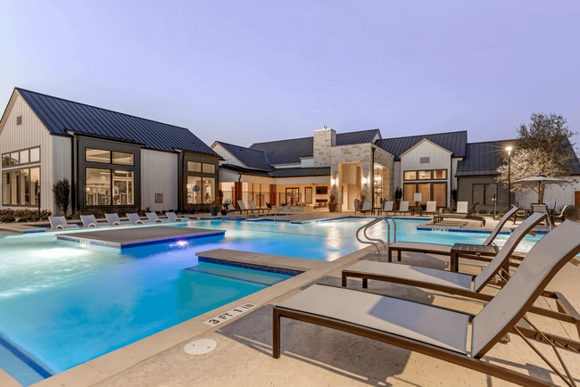 East Vue Ranch Apartments in Austin, TX - Building Photo - Building Photo