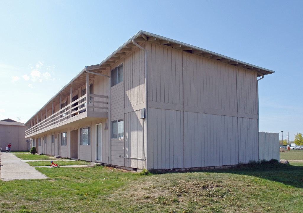 Western Village Apartments in Nampa, ID - Foto de edificio