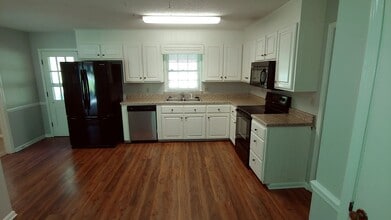 3204 Paddlecreek Ln in Northport, AL - Building Photo - Building Photo