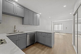 1240 W 29th St in Los Angeles, CA - Building Photo - Building Photo